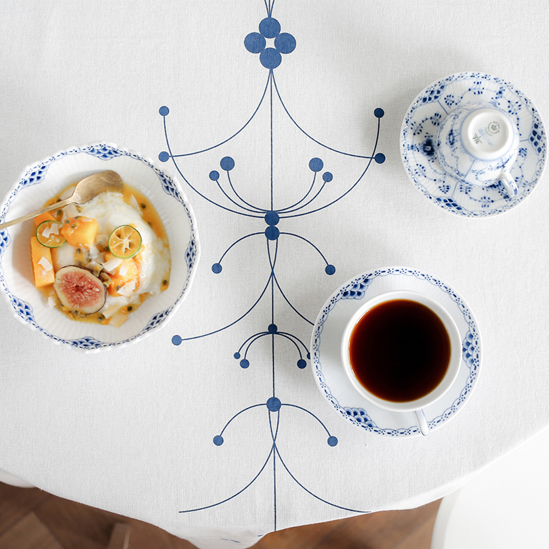 テーブルクロス 優雅な蔦模様テーブルクロス