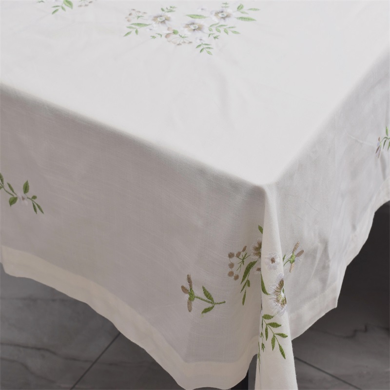 テーブルクロス 小花柄刺繍入り上品テーブルクロス