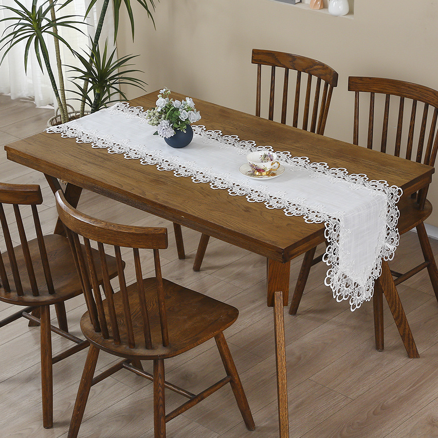 テーブルクロス 繊細なレース刺繍が美しい透かし編みセンタークロス