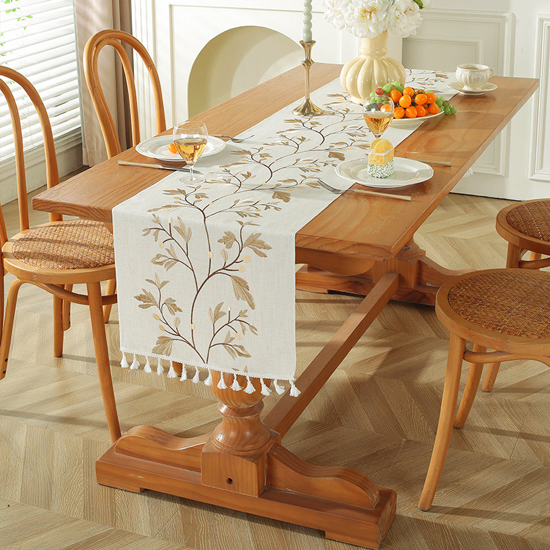 テーブルクロス 刺繍リーフ柄タッセル付きセンタークロス センター
