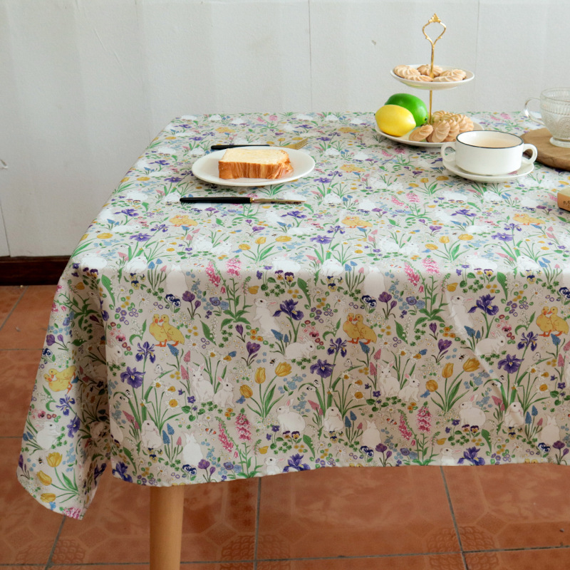 テーブルクロス 果実と葉模様の食卓用布地