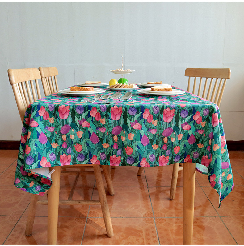 テーブルクロス 果実と葉模様の食卓用布地