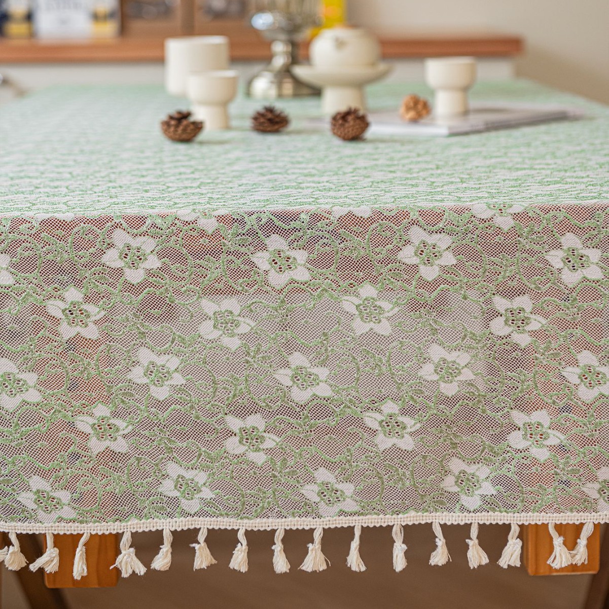 テーブルクロス 花柄刺繍レース布タッセル付きテーブルクロス