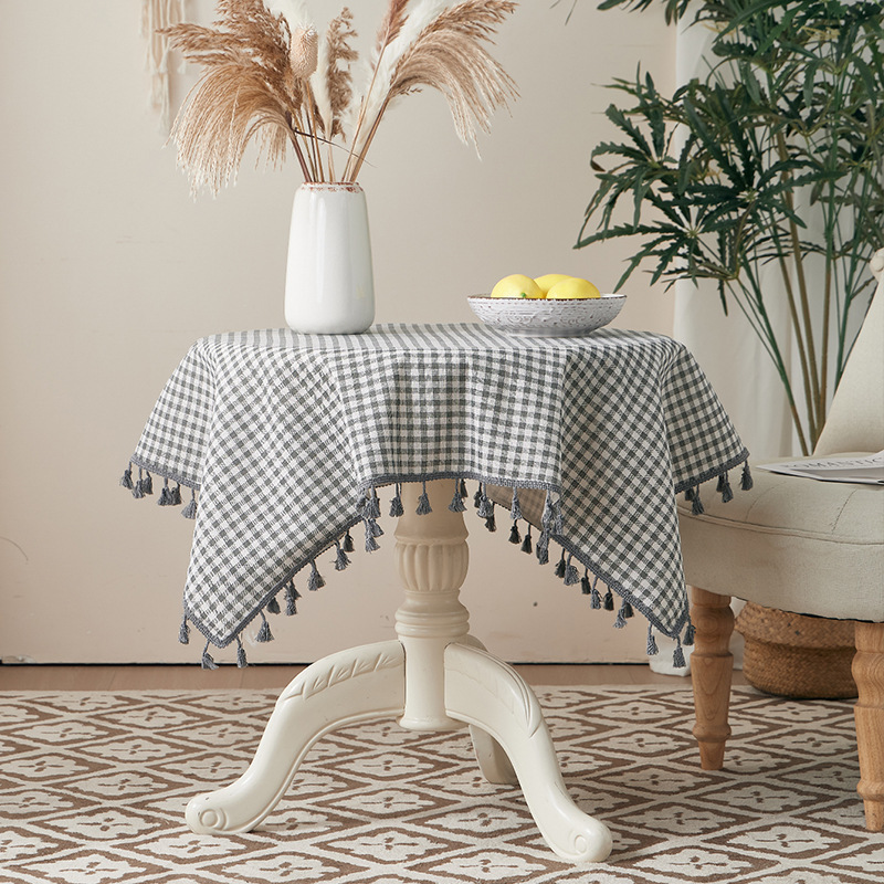 ギンガムチェック柄タッセル付き円形テーブルクロス