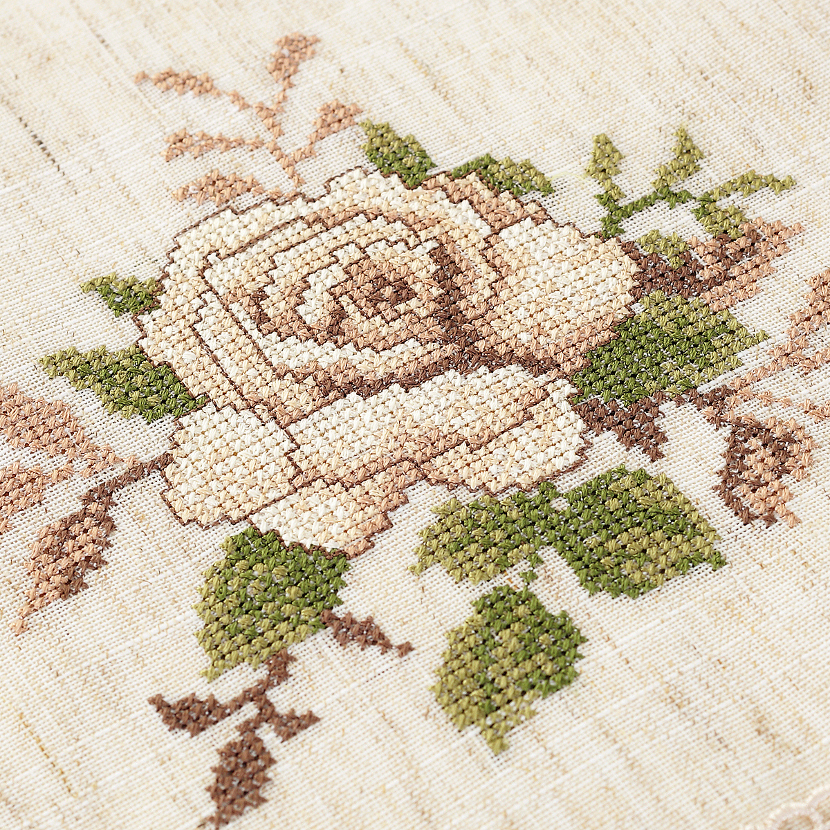 テーブルクロス リネン 薔薇刺繍レースエッジテーブルクロス