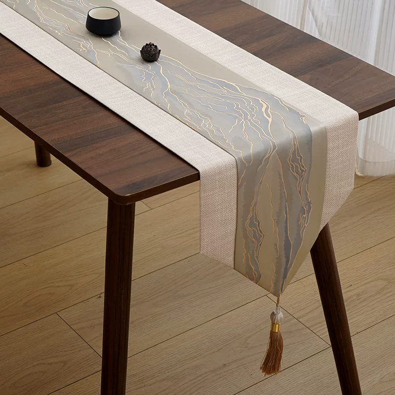 テーブルクロス 流線模様刺繍入り高級感漂うセンタークロス センター