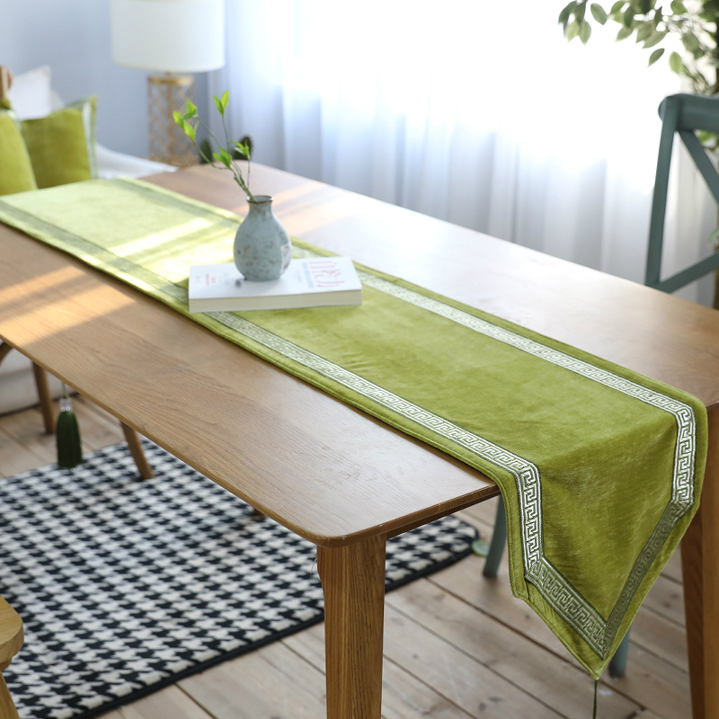 テーブルクロス 幾何学模様縁飾り付き上質センタークロス