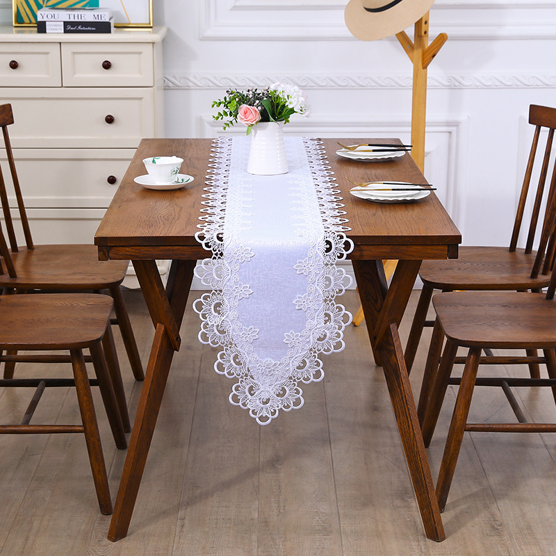 テーブルクロス 花刺繍レース縁取りセンタークロス