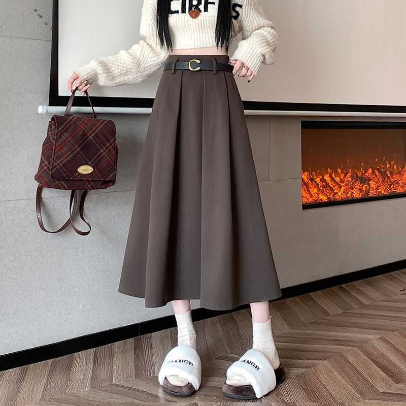 長い丈のフレアプリーツ ミディキュロットスカート