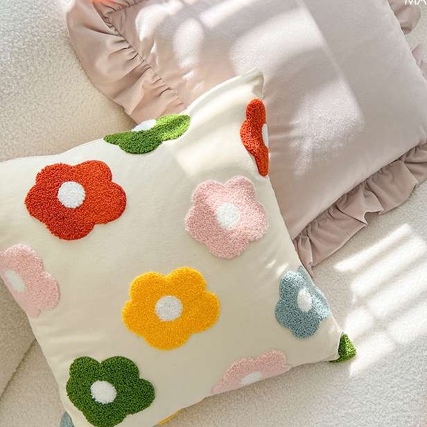 https://fulmo-img-server.com/cushionfriends/1728662074040_kmcdcjxv_cropped.jpg