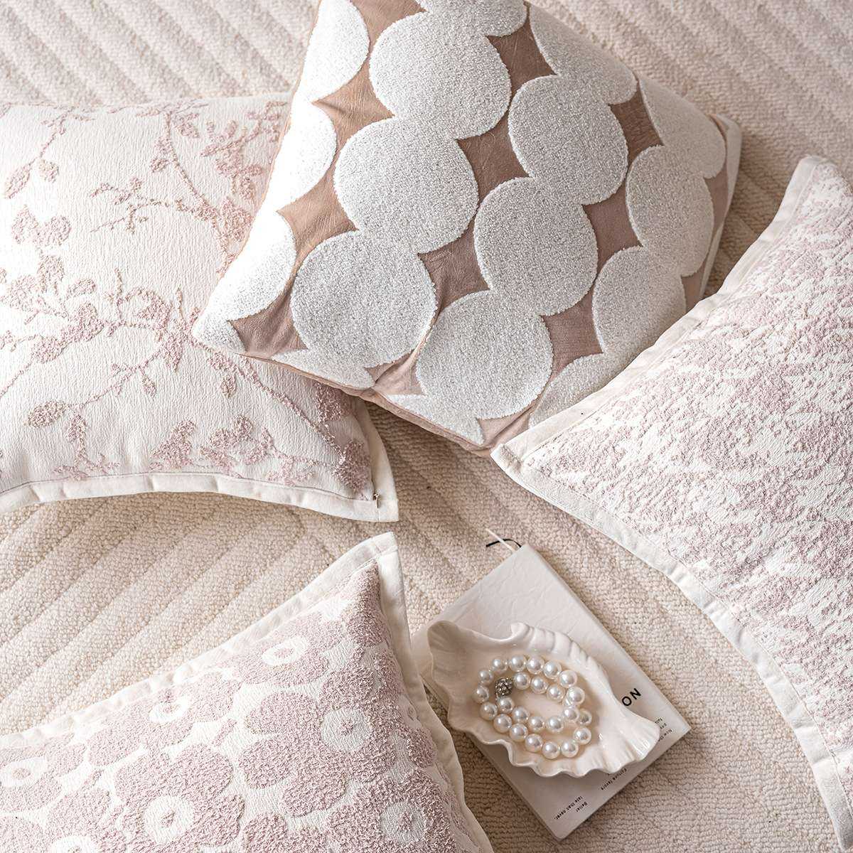 柔らかな質感の円形模様クッションカバー