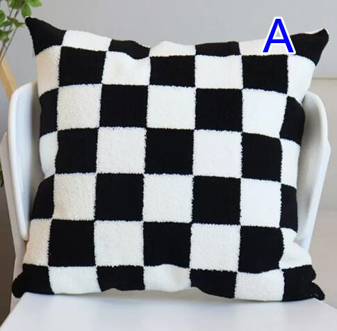 おしゃれな白黒チェック柄クッションカバー