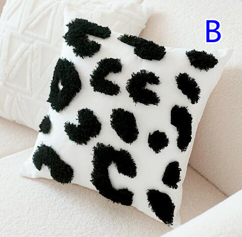 クッションカバー　白黒幾何学模様クッション