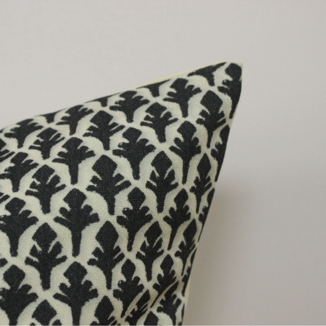 クッションカバー 伝統小紋柄が映える上質ジャガード織おしゃれクッションカバー