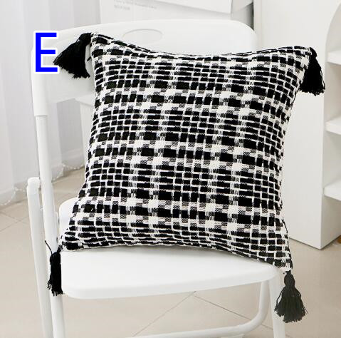 おしゃれな白黒チェック柄クッションカバー