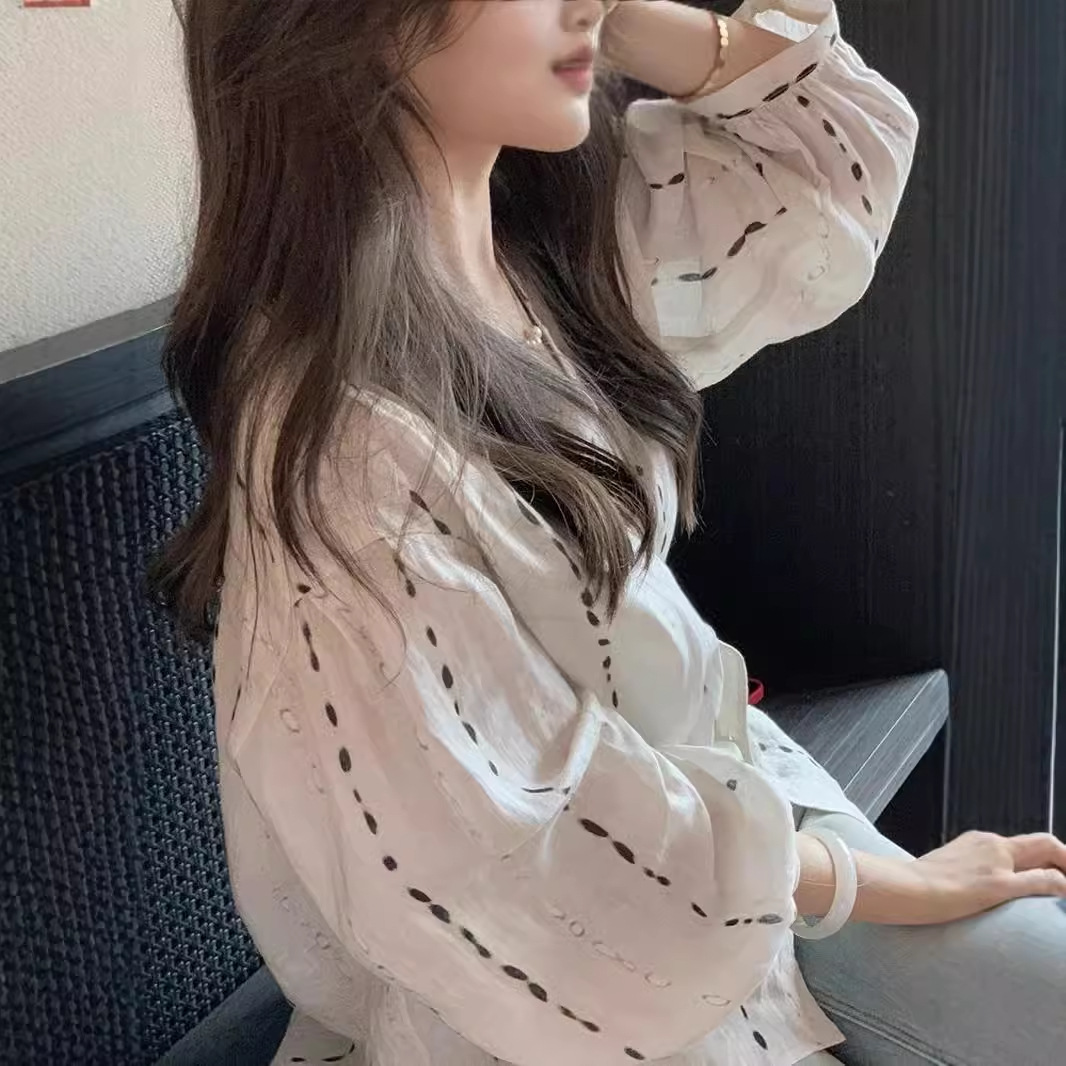 https://fulmo-img-server.com/cutton/05bbd1f4-630b-4070-8910-63e0334e5968.jpg
