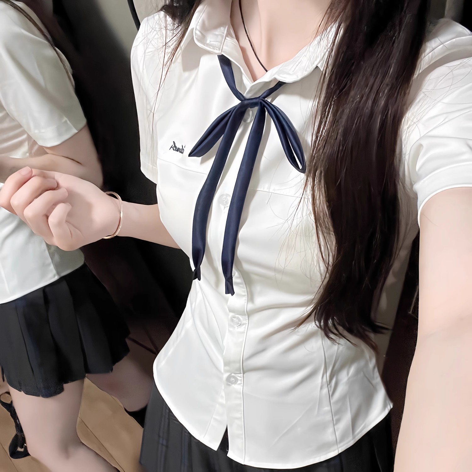 可愛いリボンがアクセント！大人女性に似合う半袖トップスおすすめ5選