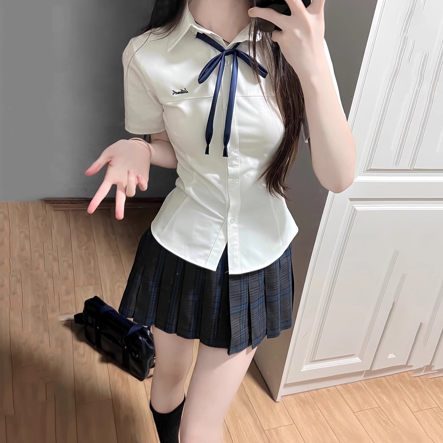 https://fulmo-img-server.com/cutton/1596f913-ff72-480c-a392-71dbeb3bfd12.jpg