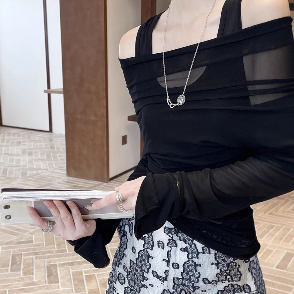 カットソー 優美なラインのボートネックカットソー