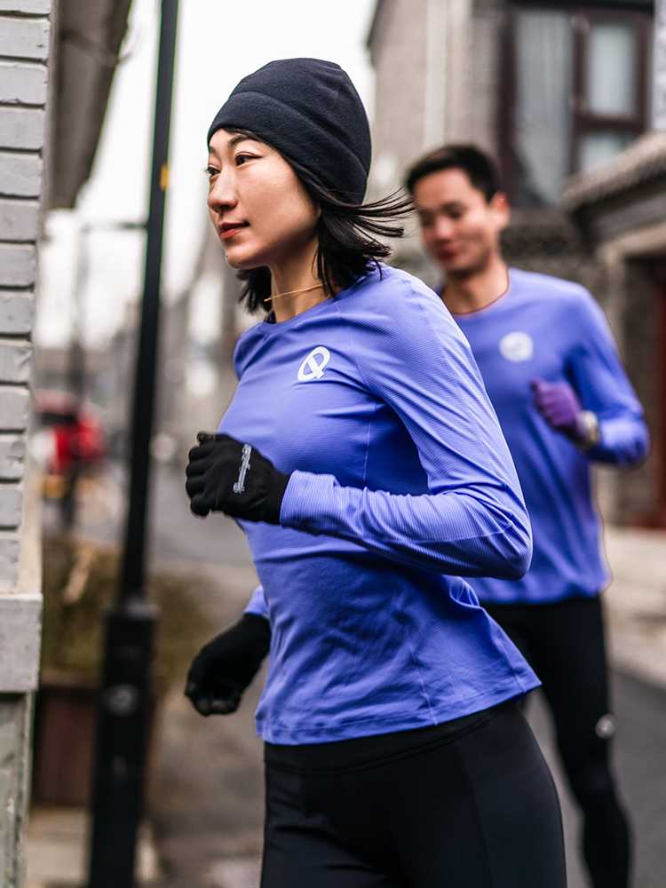 カットソー 呼吸するようなランニング用カットソー