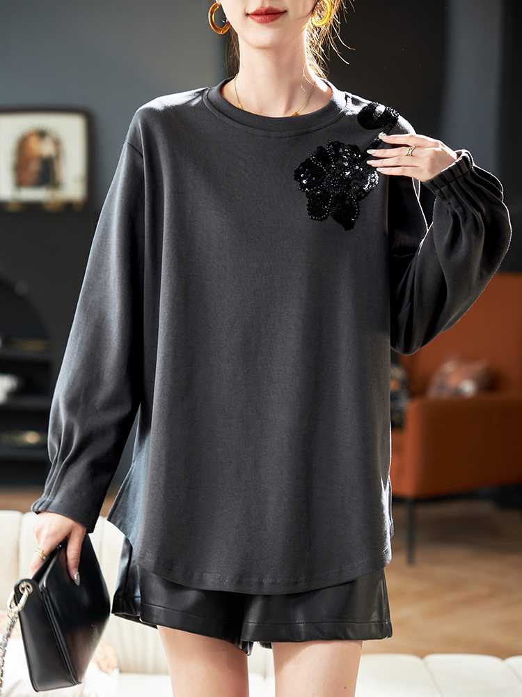 毎日の自信に繋がる！ブラック カットソー レディースで叶える洗練スタイル5選