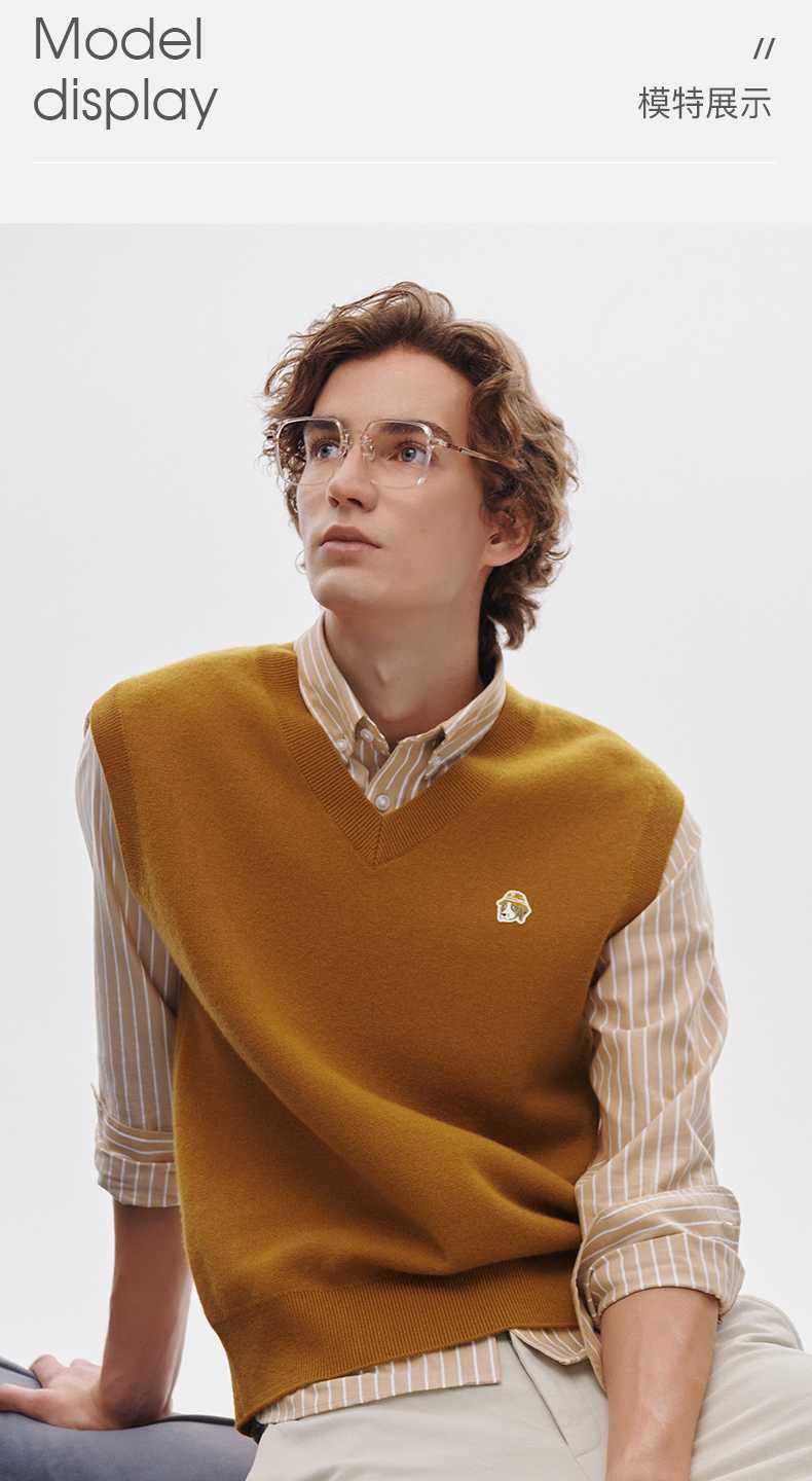 カットソー 柔らか素材のワンポイントVネック