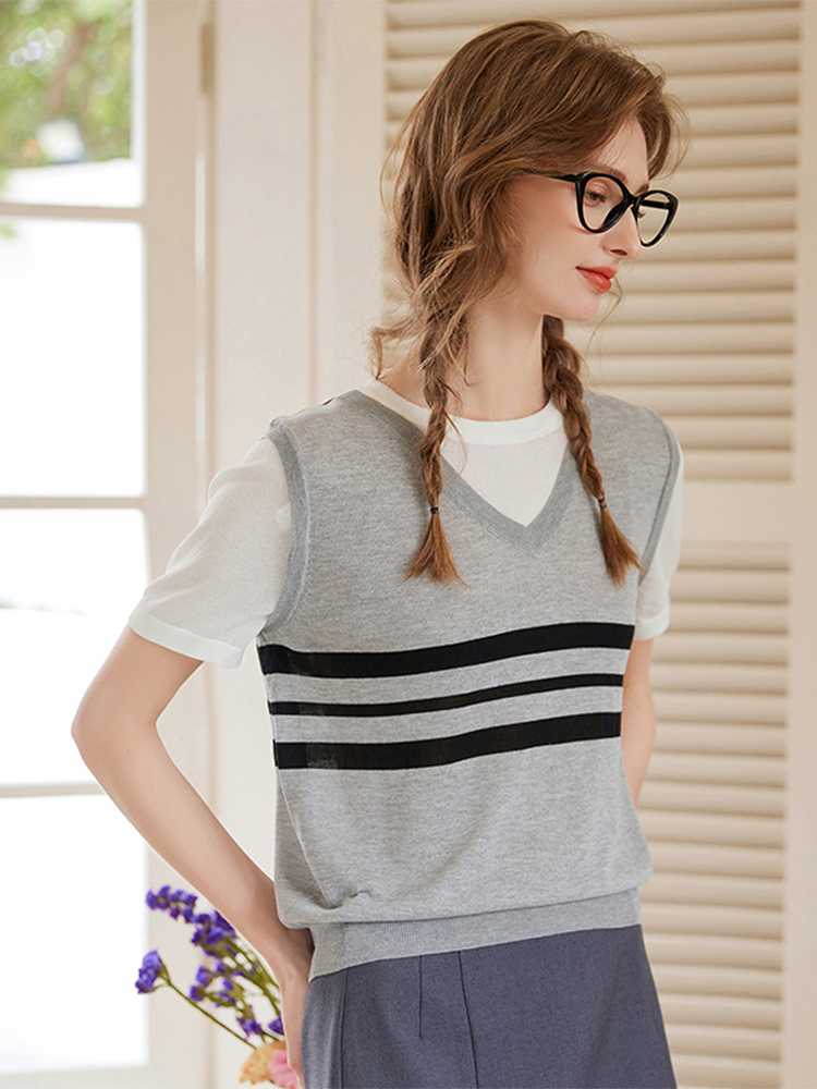 カットソー レイヤード風ベスト付きVネックカットソー