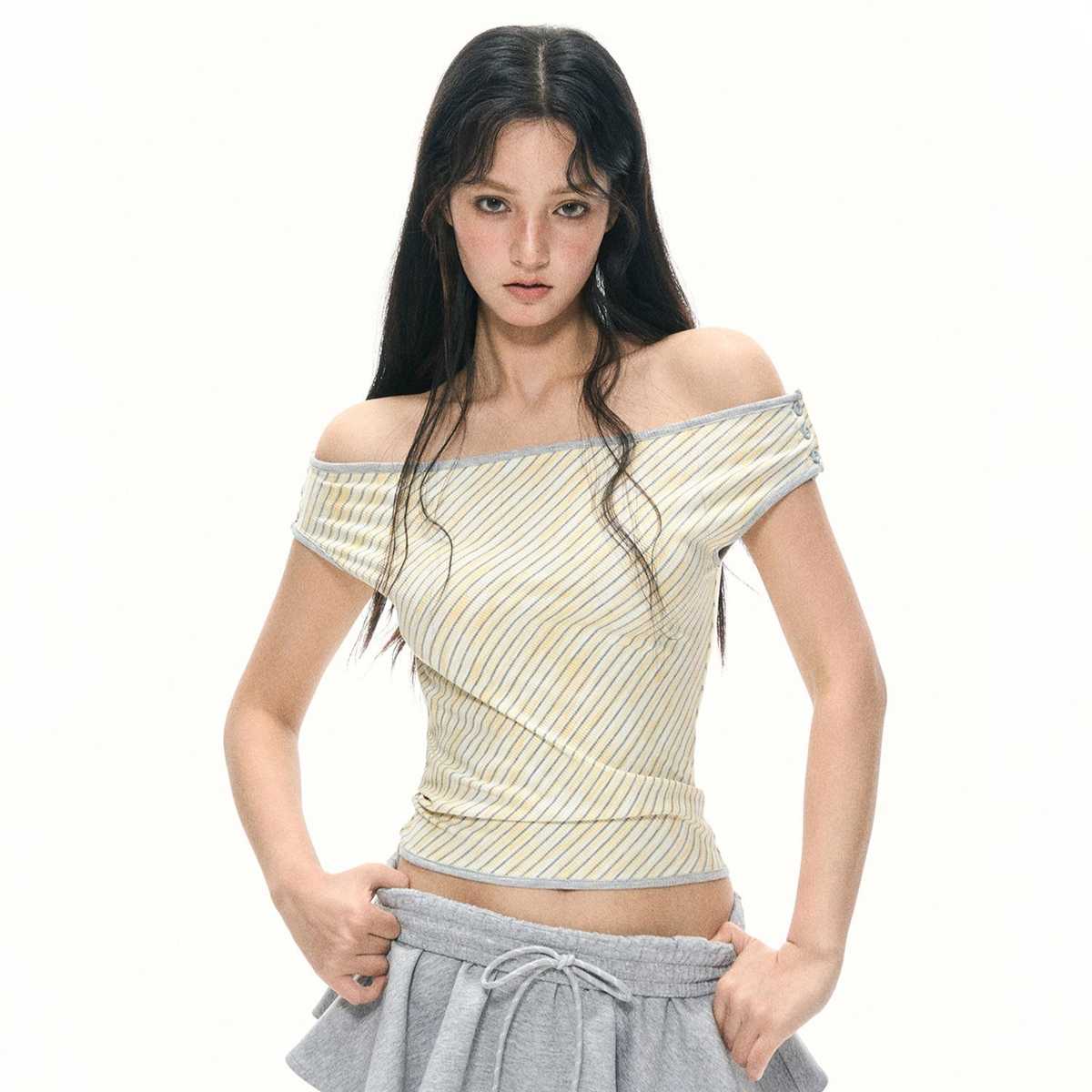 カットソー 優美なストライプ肩出しカットソー