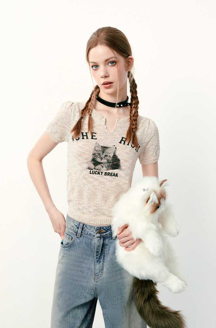 カットソー 猫柄プリント入り半袖カットソー