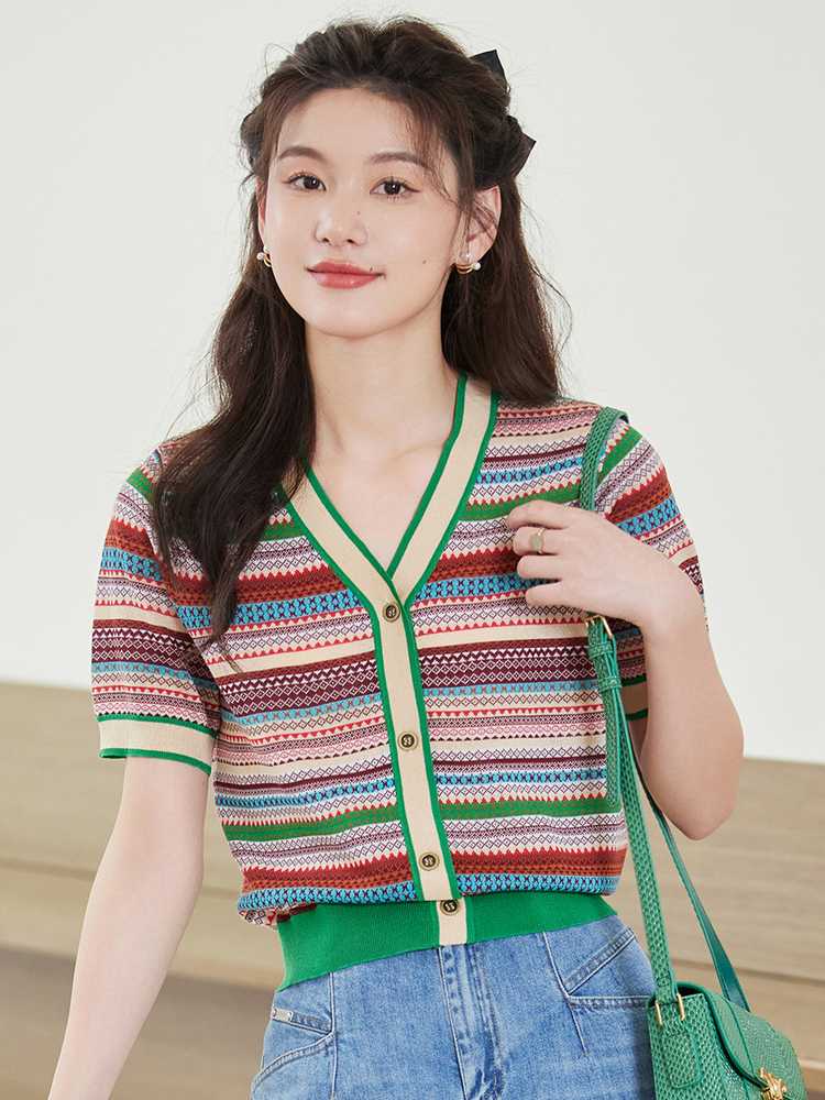 カットソー 彩り織り模様のフロントボタンVネック