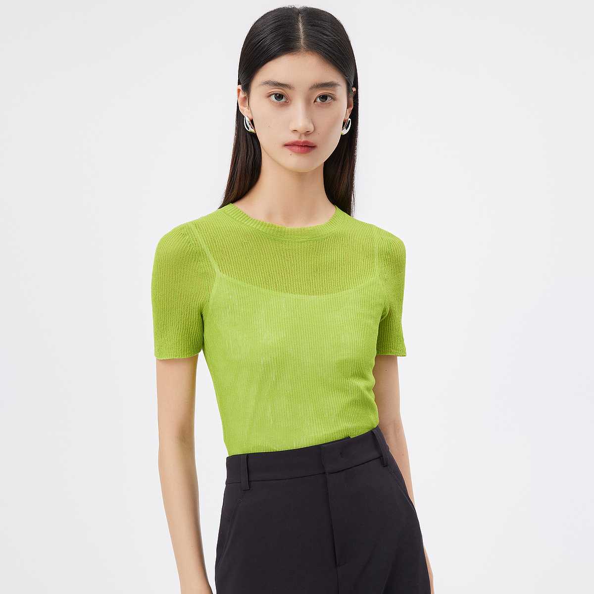 透け感で女性らしさを演出！シアー カットソー レディース おしゃれコーデが叶う5選