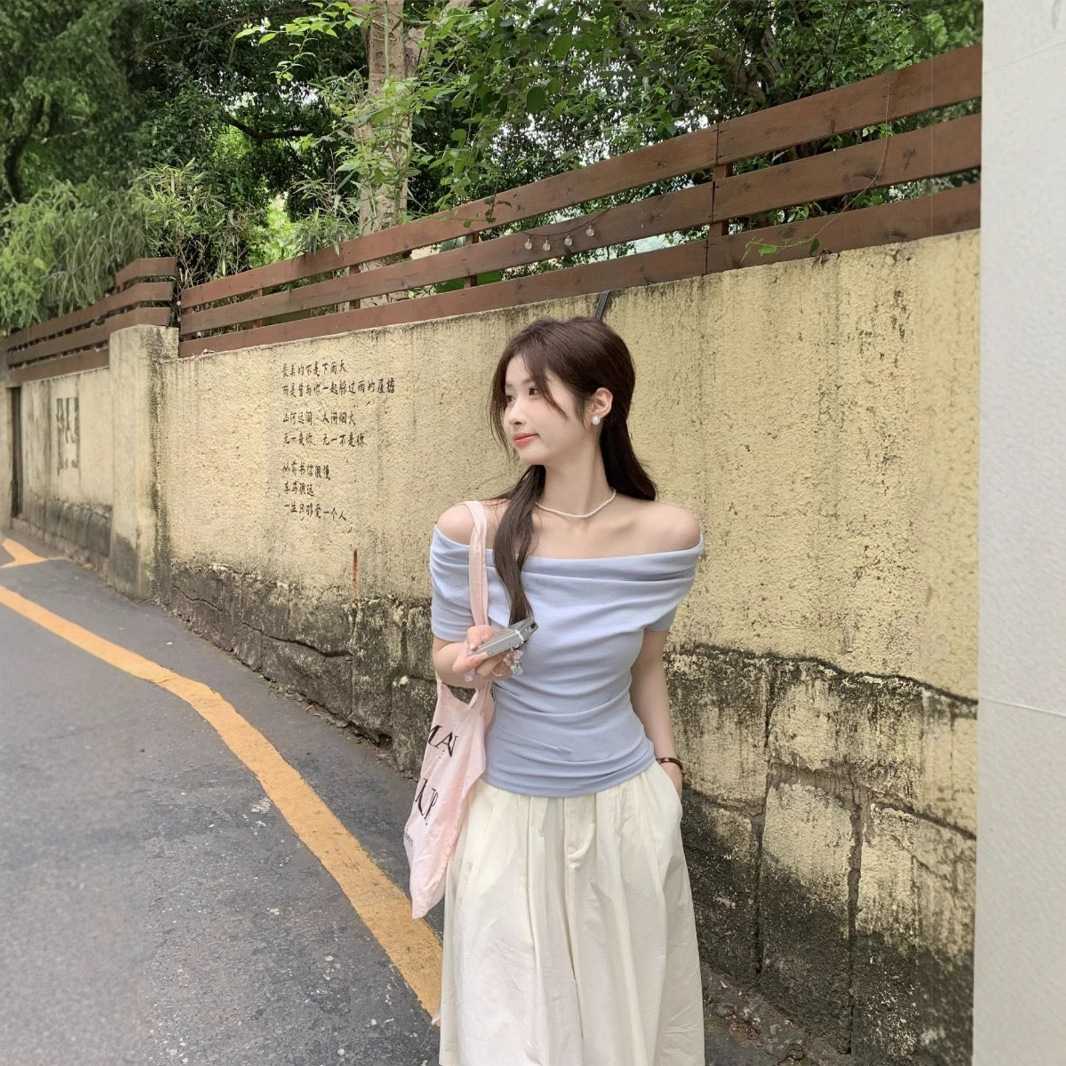 カットソー 優美な肩見せボートネック