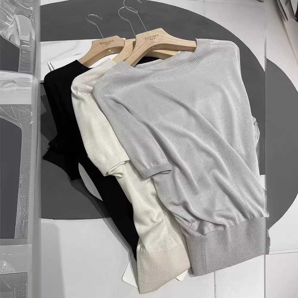 カットソー 滑らか素材の洗練半袖ニット