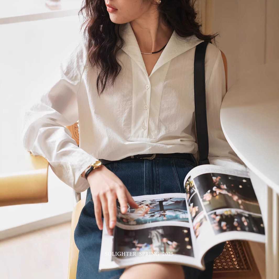 カットソー エレガントな襟付きVネックカットソー