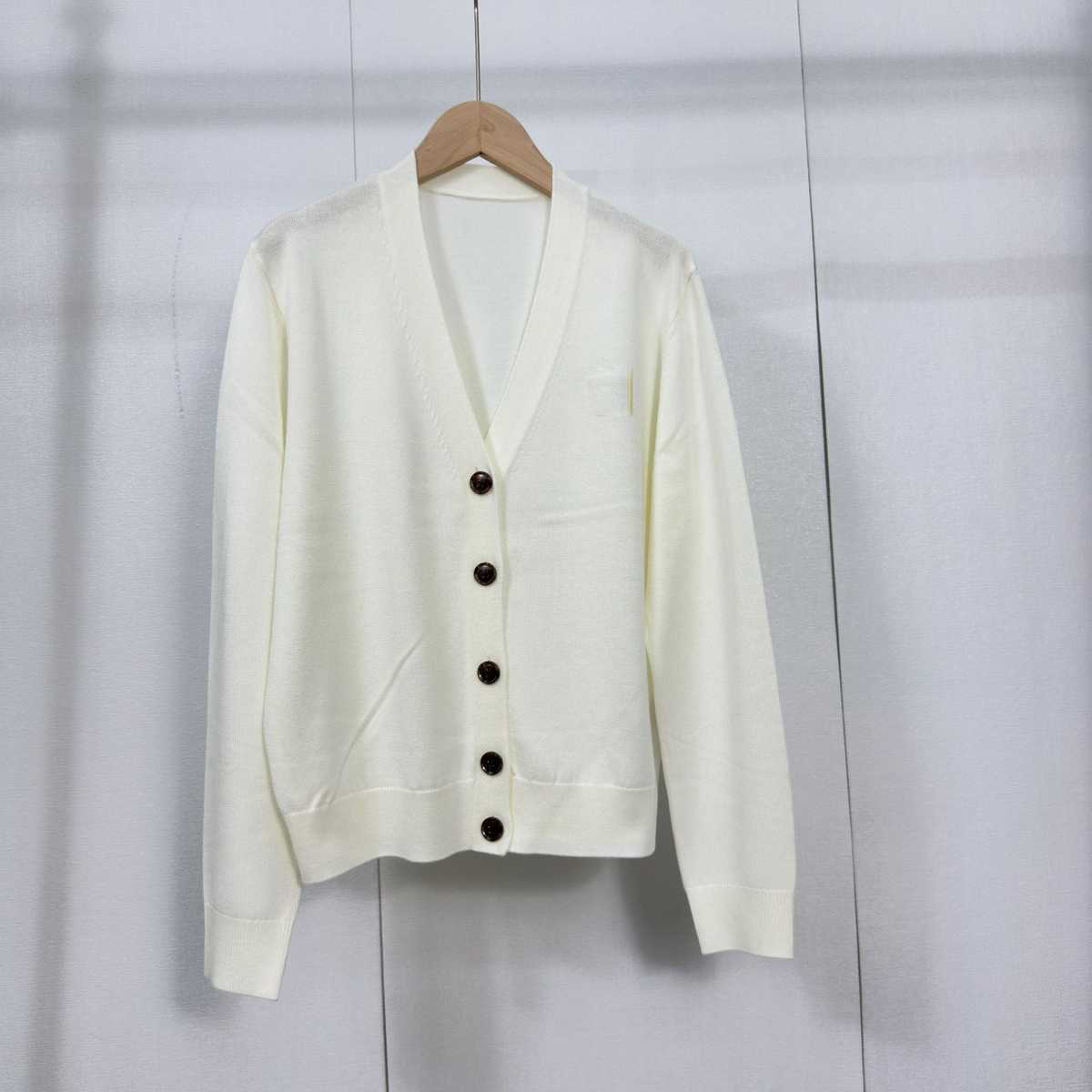 カットソー なめらか素材のVネックカーディガン