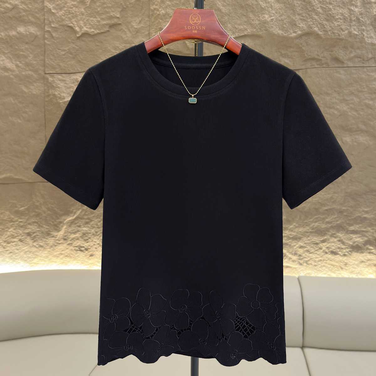 カットソー 花刺繍入り裾切替カットソー