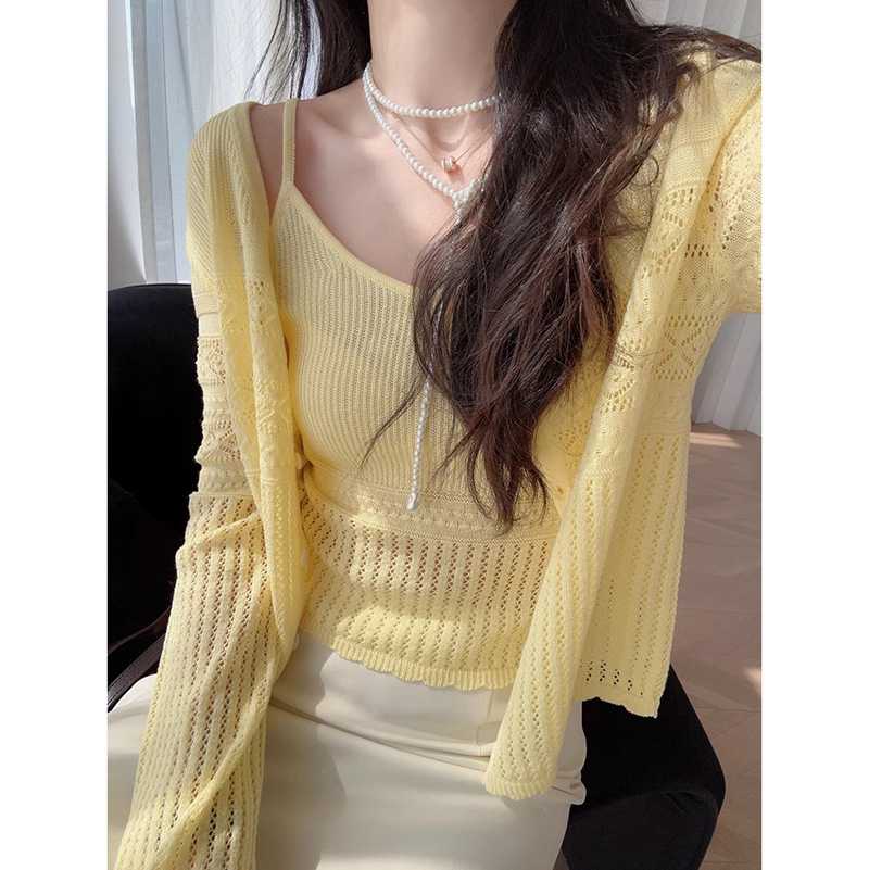 カットソー 透かし編みVネックカットソー