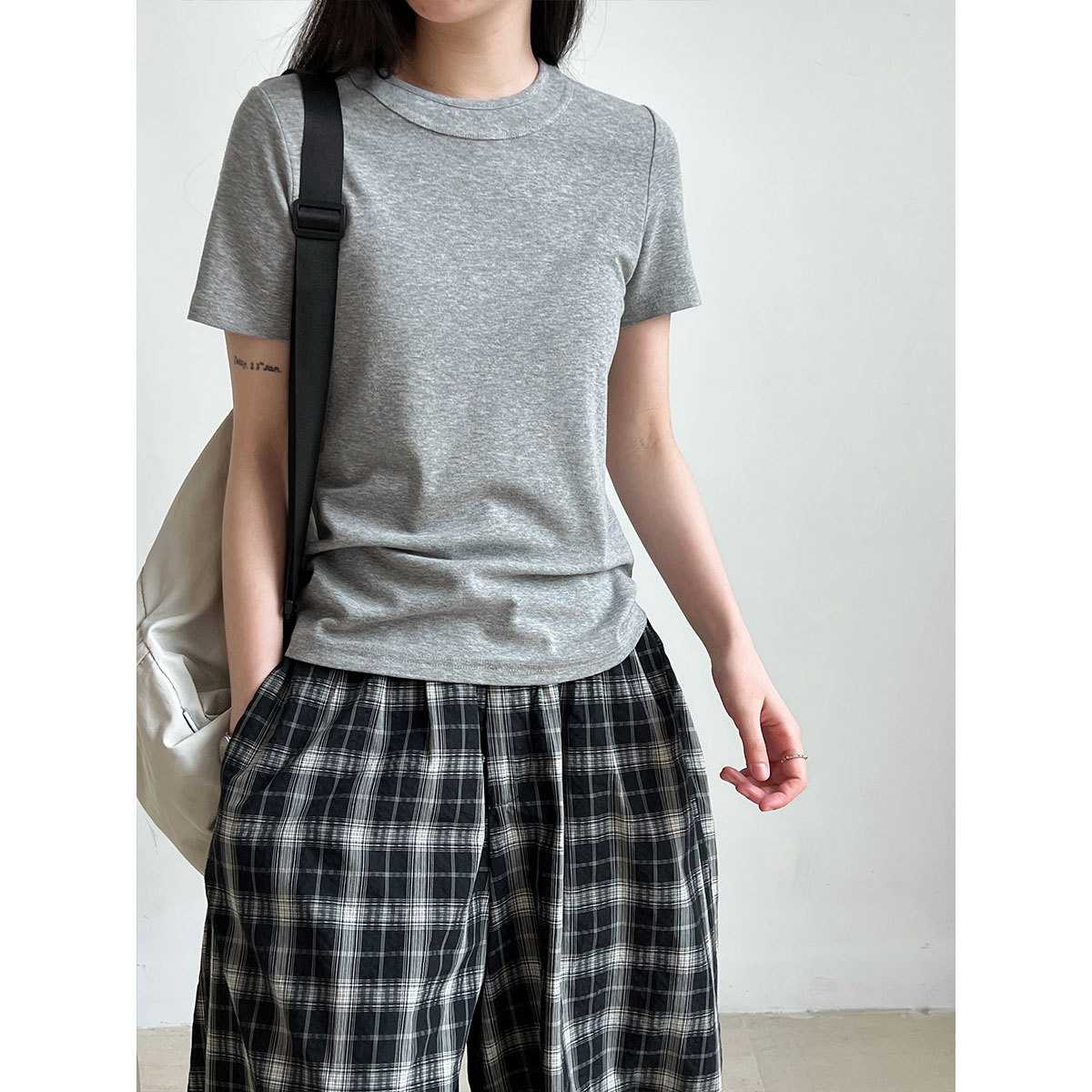 カットソー すっきり着こなせる基本の半袖