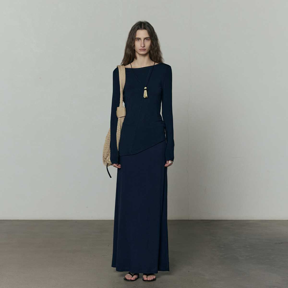 カットソー 優美シルエット背面シアーボートネック