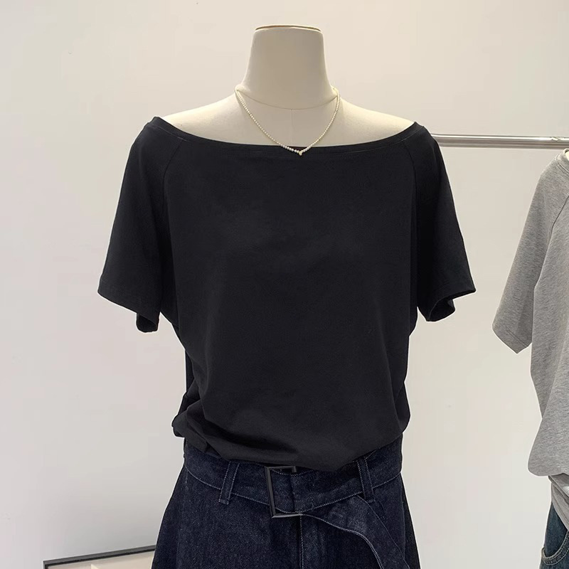 カットソー すっきり鎖骨見せボートネック