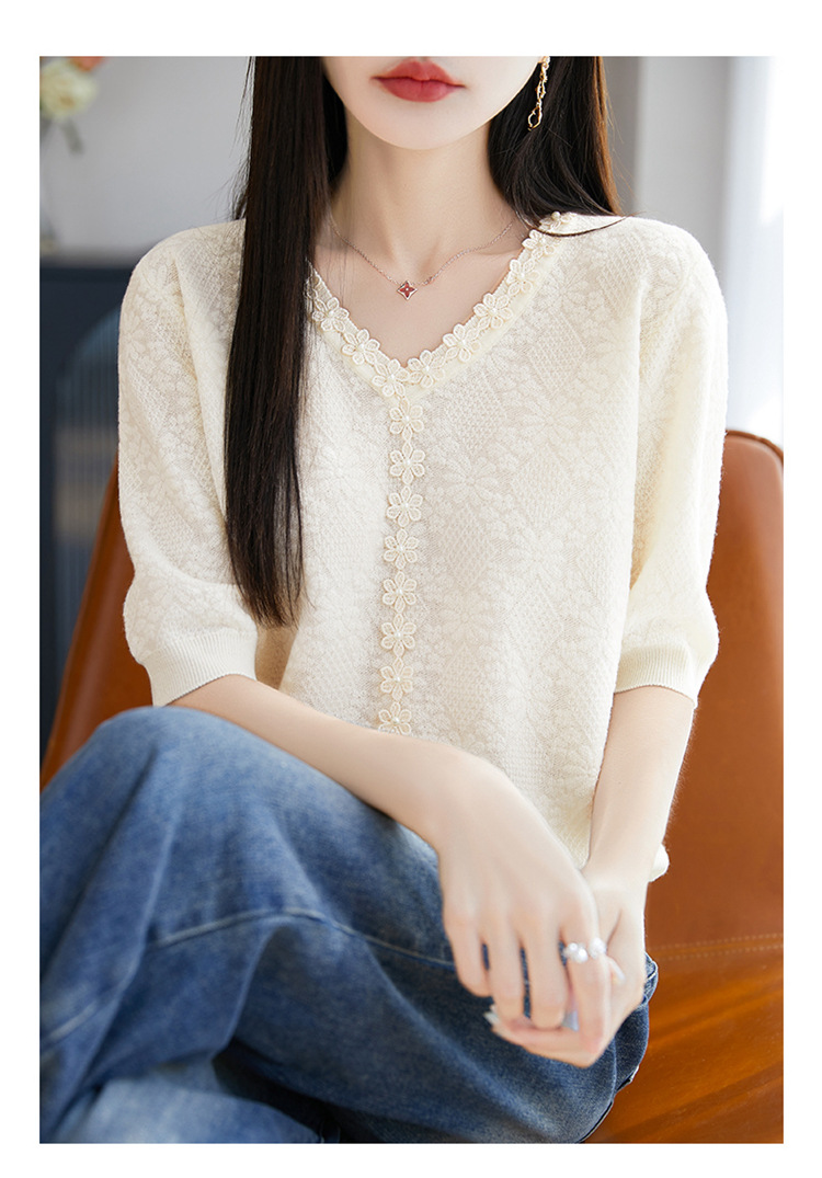 カットソー 花刺繍リブ付きVネックカットソー