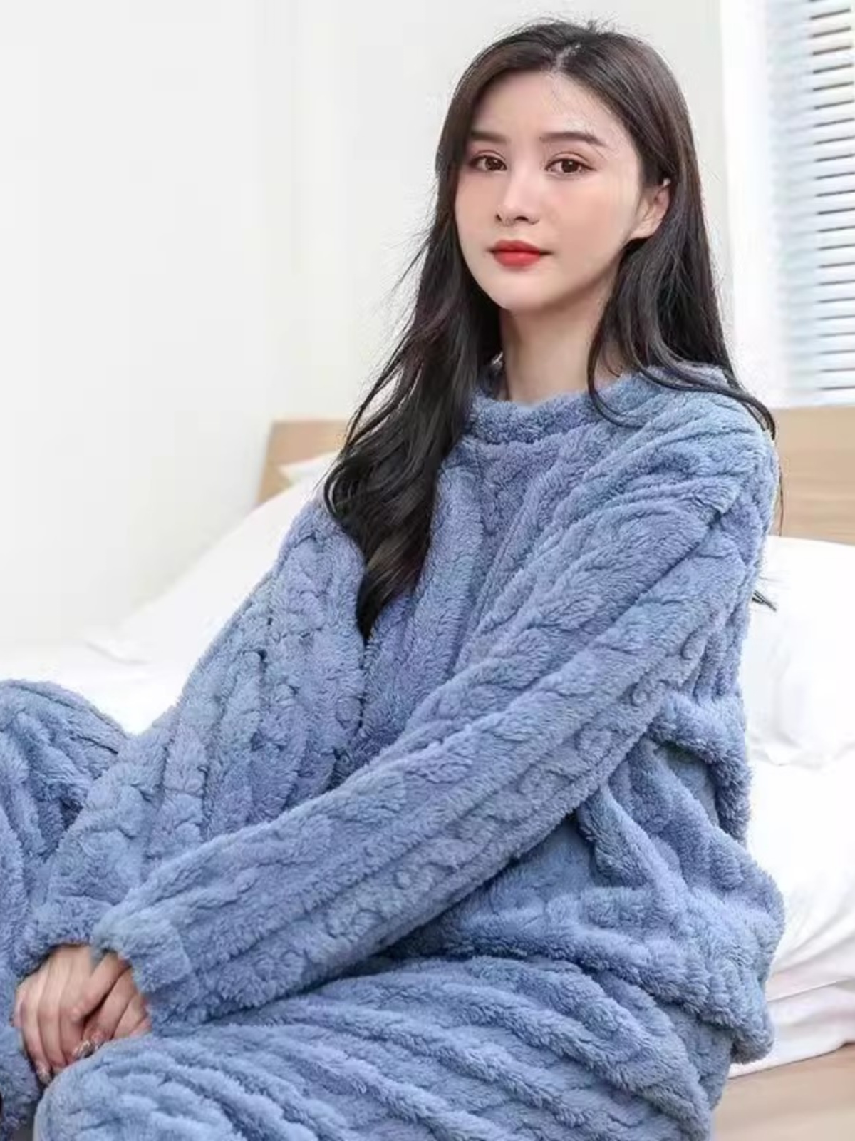 カットソー もこもこボア素材のリラックス長袖カットソー