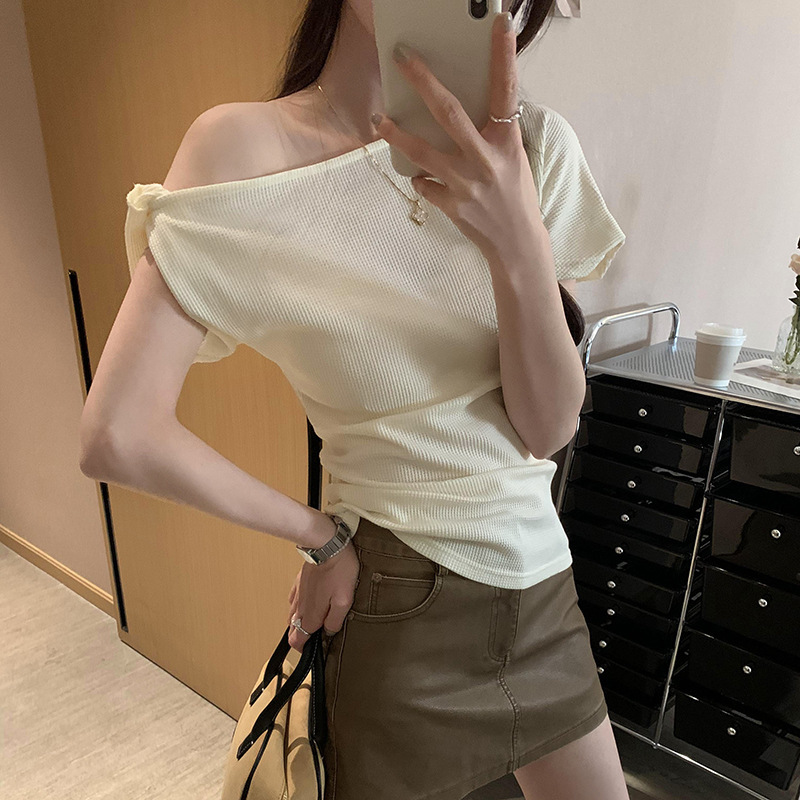 カットソー 優美な肩出しリブボートネック