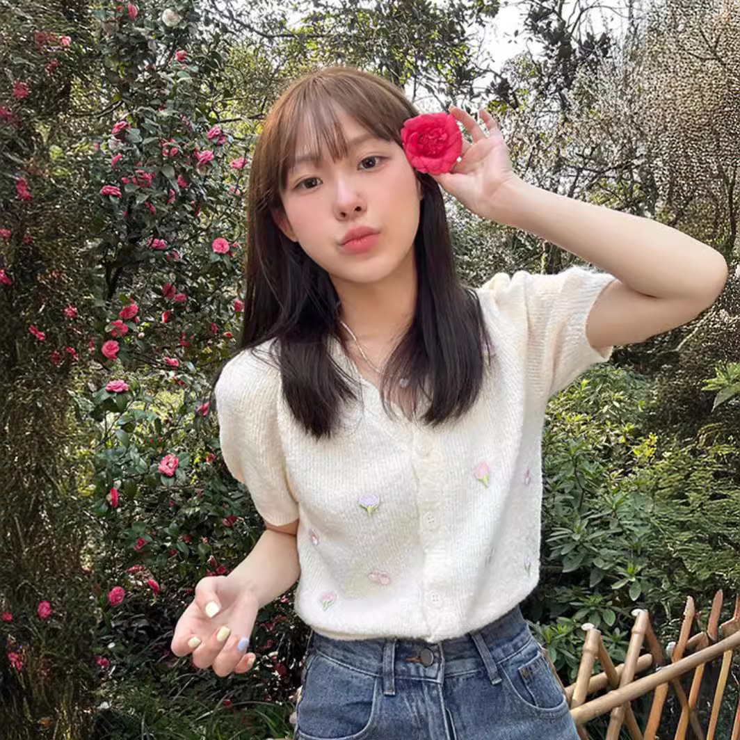 カットソー 花刺繍入り 優美Vネックカットソー