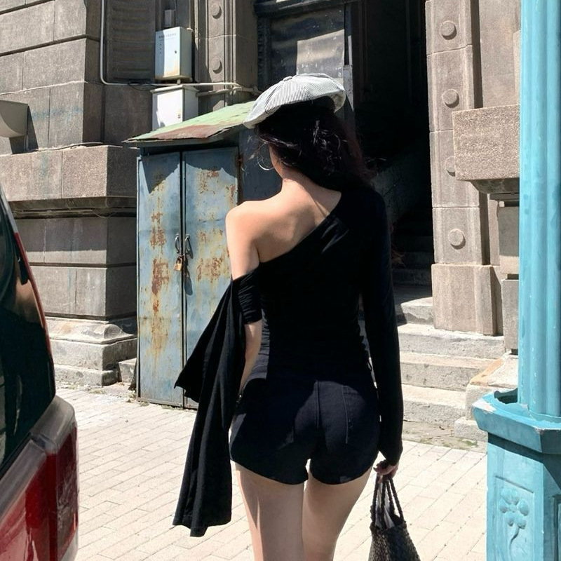 カットソー 優雅なラインボートネック