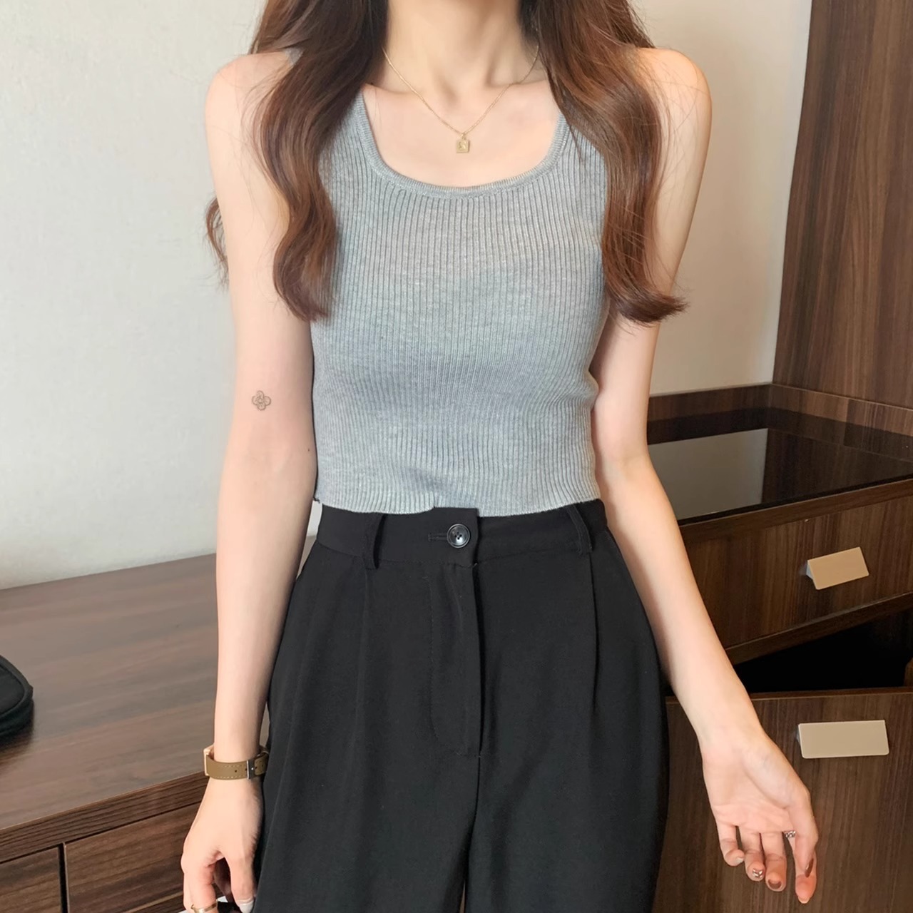 カットソー 優美リブ編みノースリーブカットソー