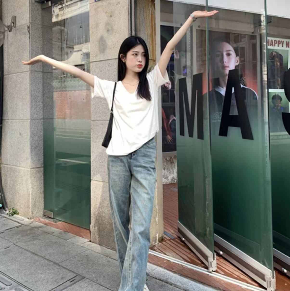  カットソー 洗練シンプル美ライン深Vネック