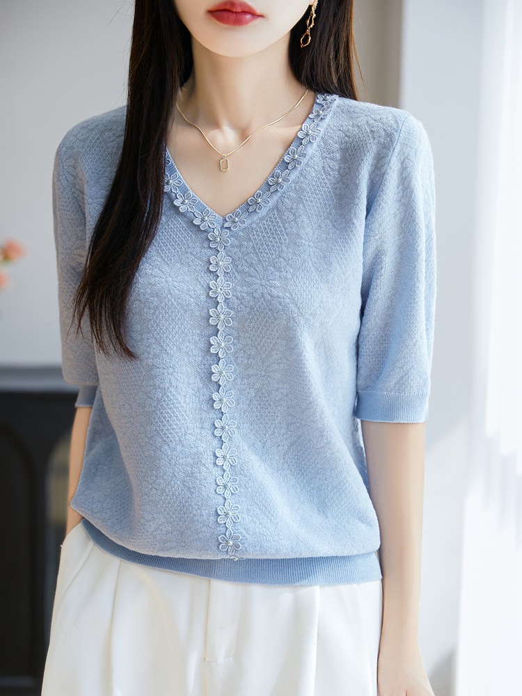 カットソー 花刺繍リブ付きVネックカットソー