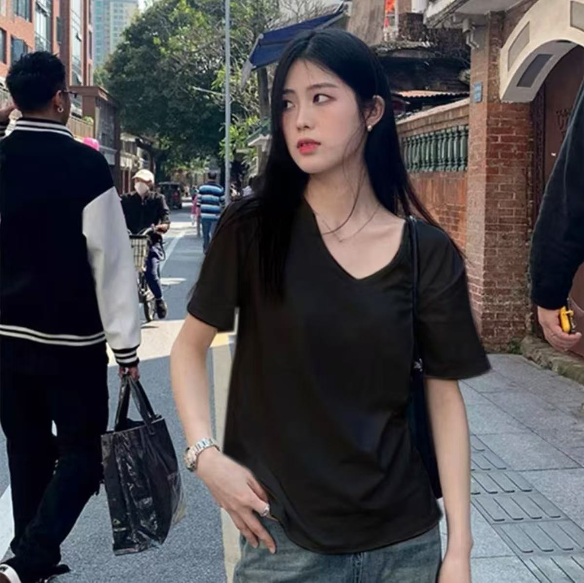  カットソー 洗練シンプル美ライン深Vネック
