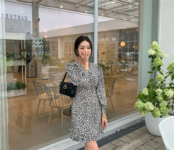 カットソー Vネック豹柄ワンピース 春夏ウエストシェイプ上品ミニ丈